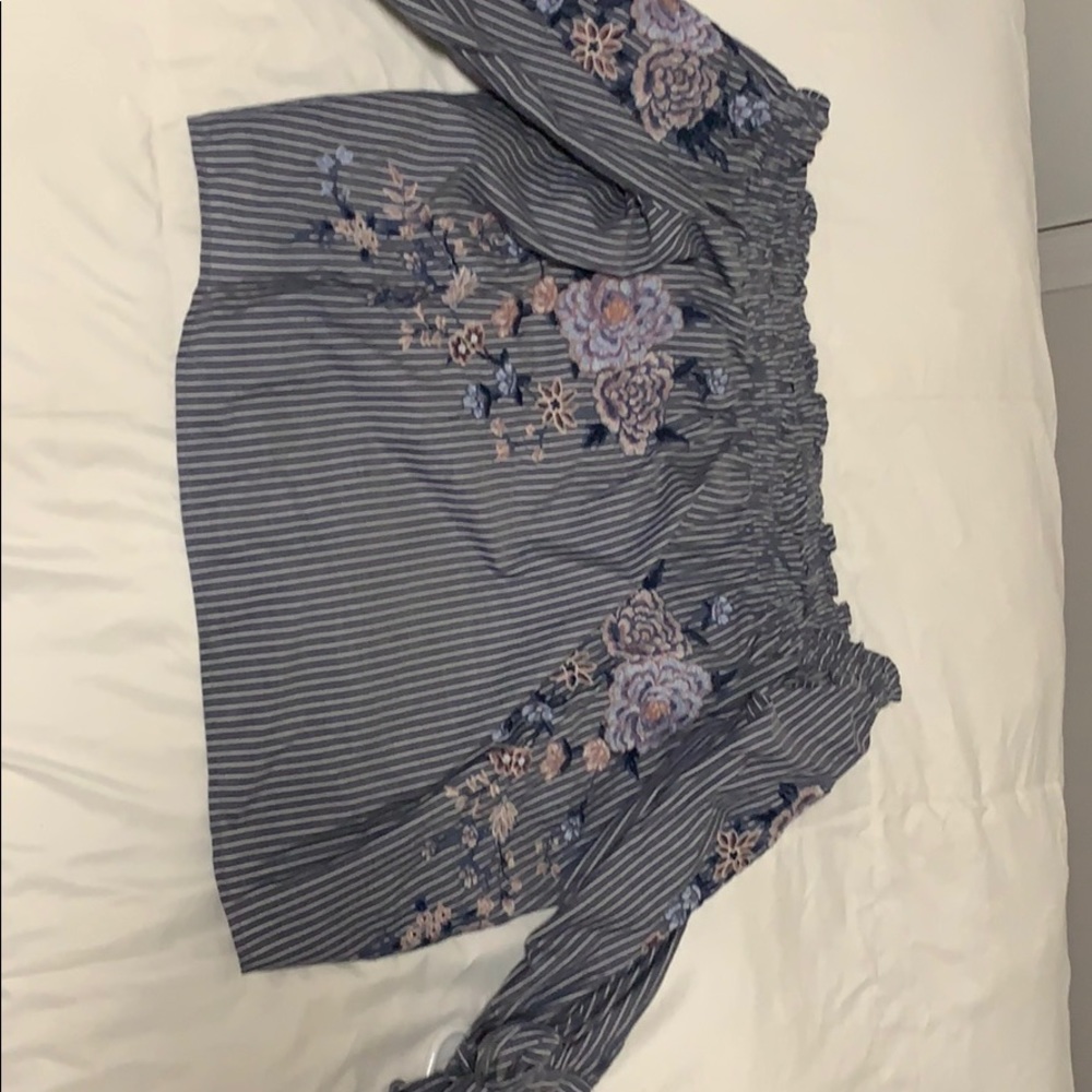 American eagle off the shoulder XL top